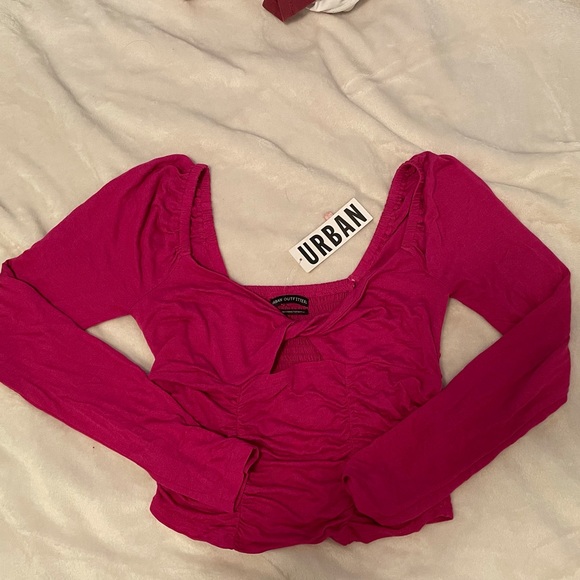 NWT Hot pink front cutout long-sleeved - Picture 2 of 2